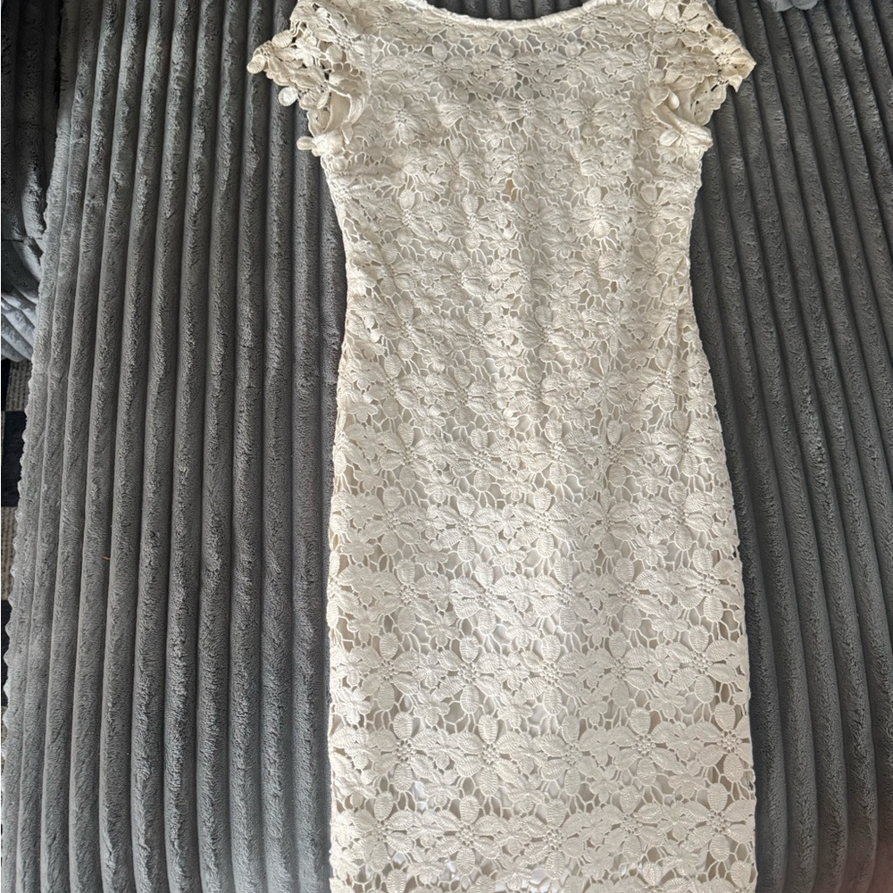 Cache Cream Floral Lace Midi Dress